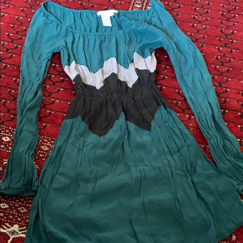 Adorable Studio M size small green dress